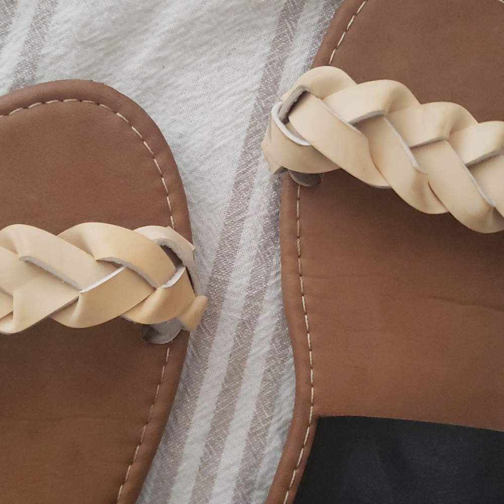 Sandals - Picture 2 of 5